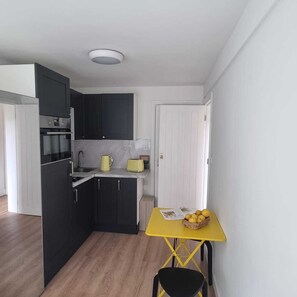 Oven - Yellow Studio - Wembley Stadium - London (Wembley)