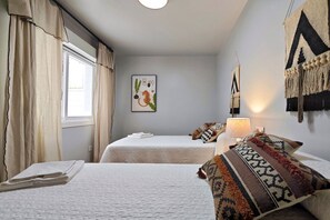 2 bedrooms, iron/ironing board, travel cot - Desconectaengalicia Arenal 150m beach Baltar (Portonovo)