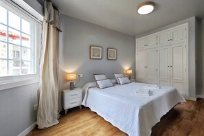 2 Schlafzimmer, Bügeleisen/Bügelbrett, Reisekinderbett