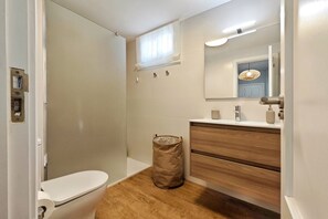 Shower, shampoo - Desconectaengalicia Arenal 150m beach Baltar (Portonovo)
