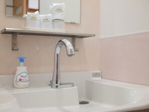 Japanese-Western Room S | Bathroom - Okasan Hotel (Ogaki)