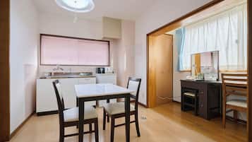 Japanese-Western Room S | Desk, laptop workspace, free WiFi, bed sheets