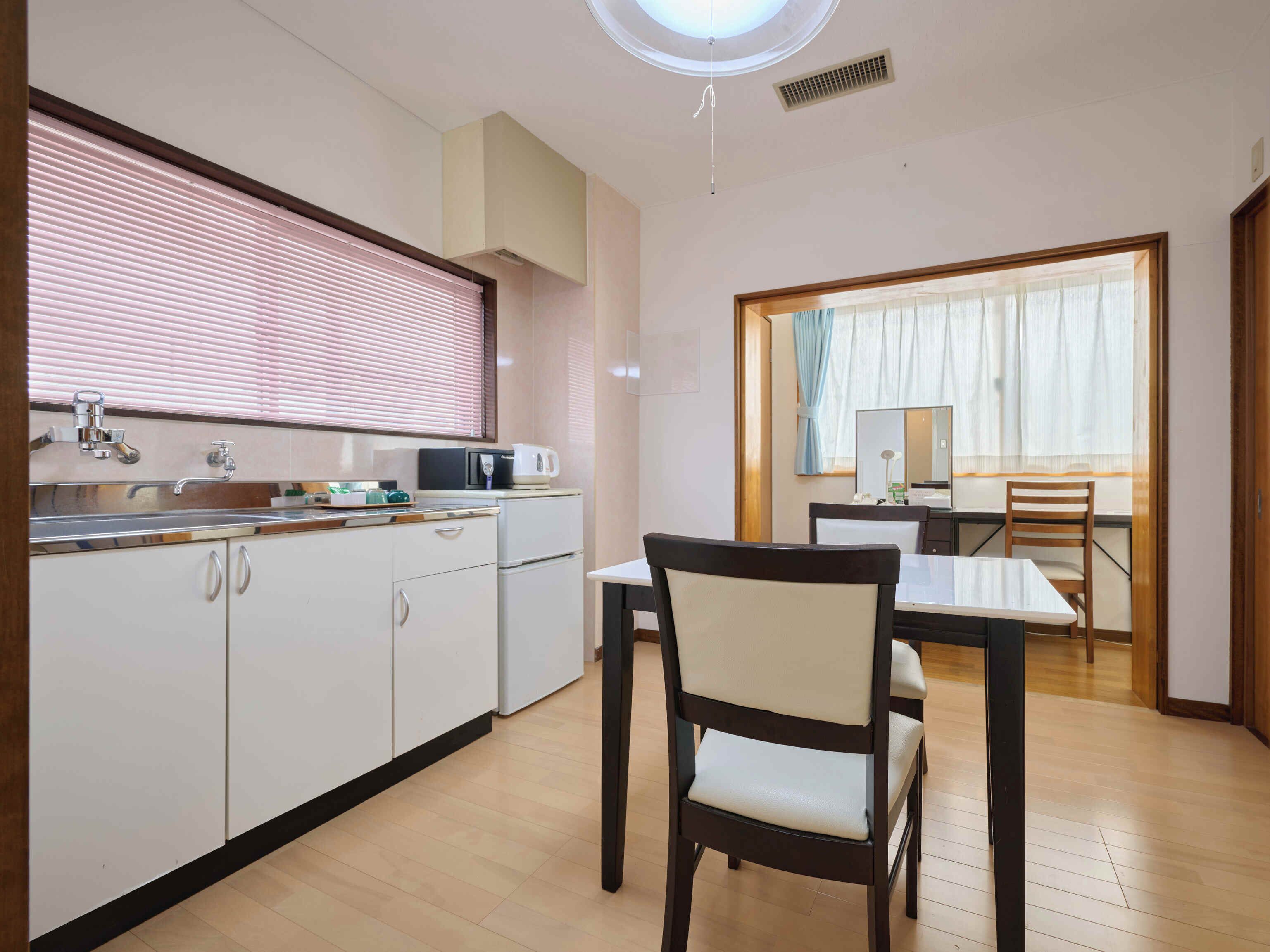 Japanese-Western Room S | Desk, laptop workspace, free WiFi, bed sheets