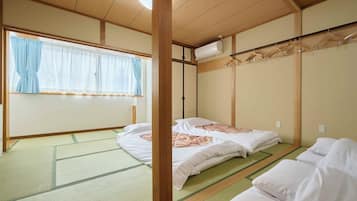 Chambre de style japonais | Bureau, espace de travail pour ordinateur portable, Wi-Fi gratuit