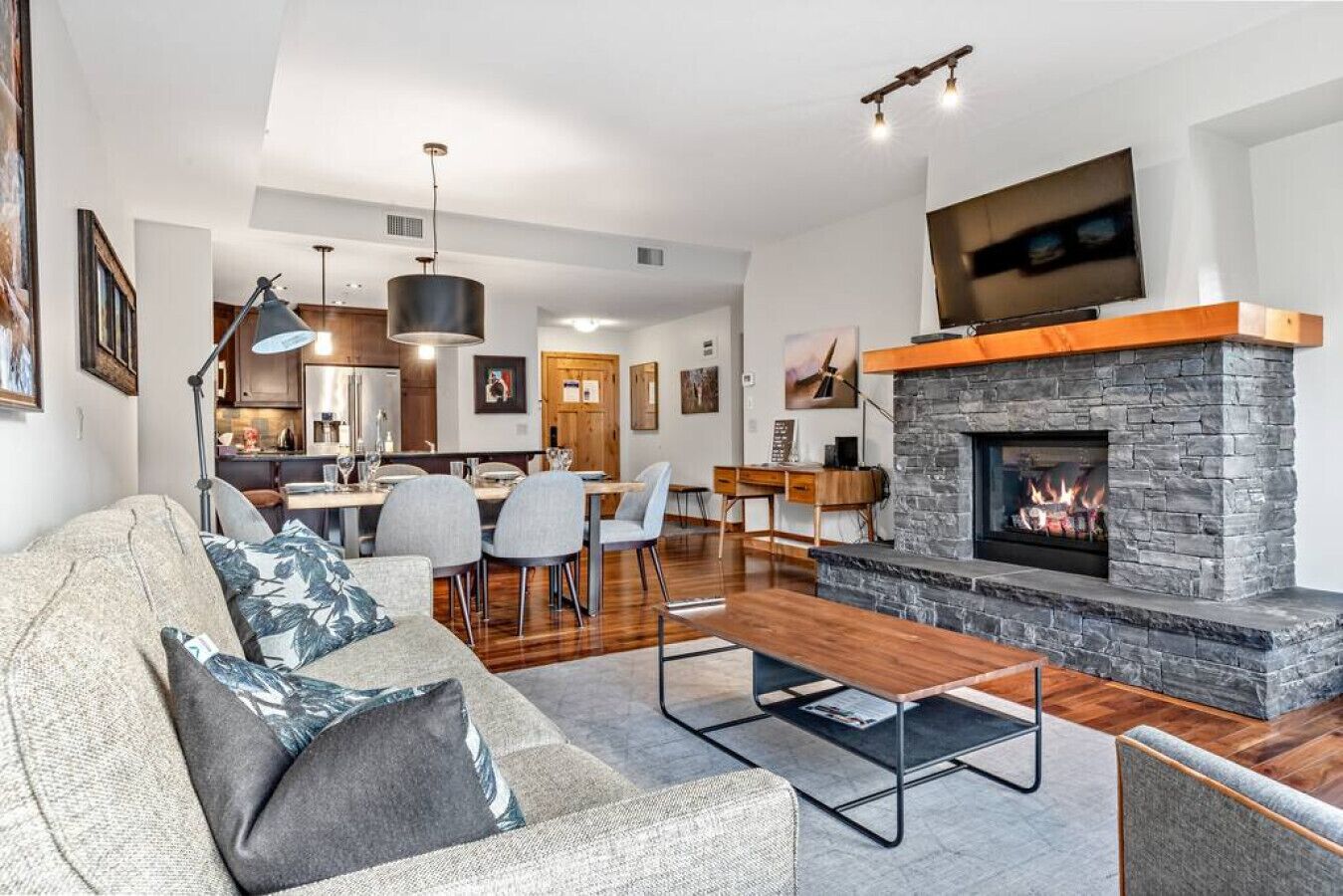 Smart TV, fireplace, stereo