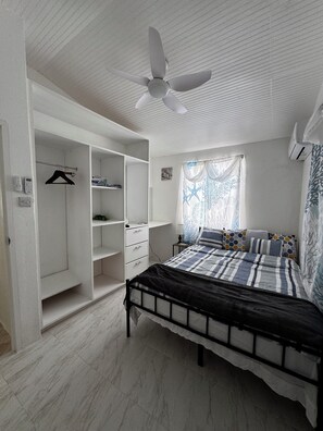 3 chambres, fer et planche à repasser, Wi-Fi, draps fournis