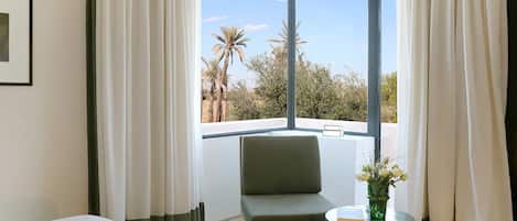 8 dormitorios, tabla de planchar con plancha, cuna de viaje