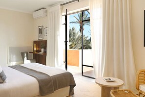 8 chambres, fer et planche à repasser, lit parapluie, Wi-Fi gratuit