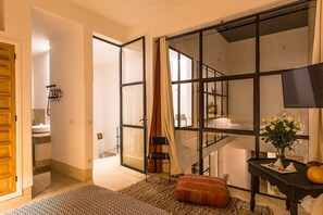 7 chambres, fer et planche à repasser, Wi-Fi gratuit