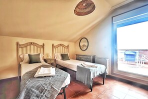 2 bedrooms, iron/ironing board - Desconectaengalicia Miraflores 2 Penthouse with pool in Sanxenxo (Sanxenxo)