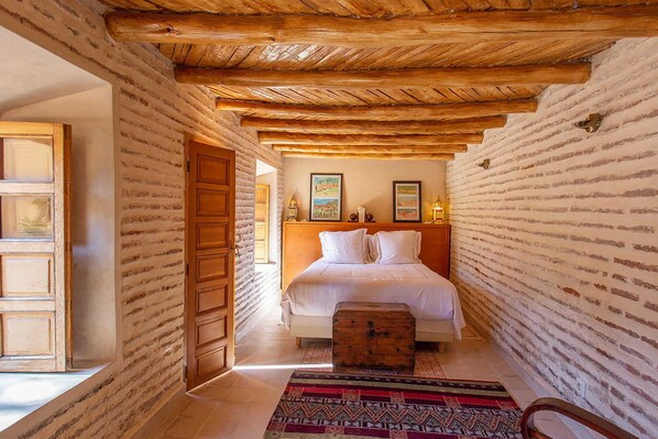 8 bedrooms, iron/ironing board, travel cot, free WiFi