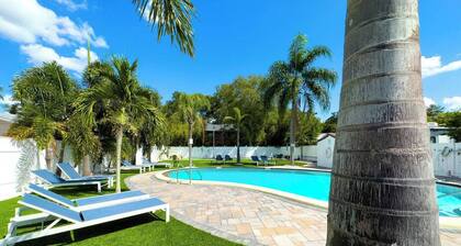 This apartment is a 1 bedroom(s), 1 bathrooms, located in Clearwater, FL.