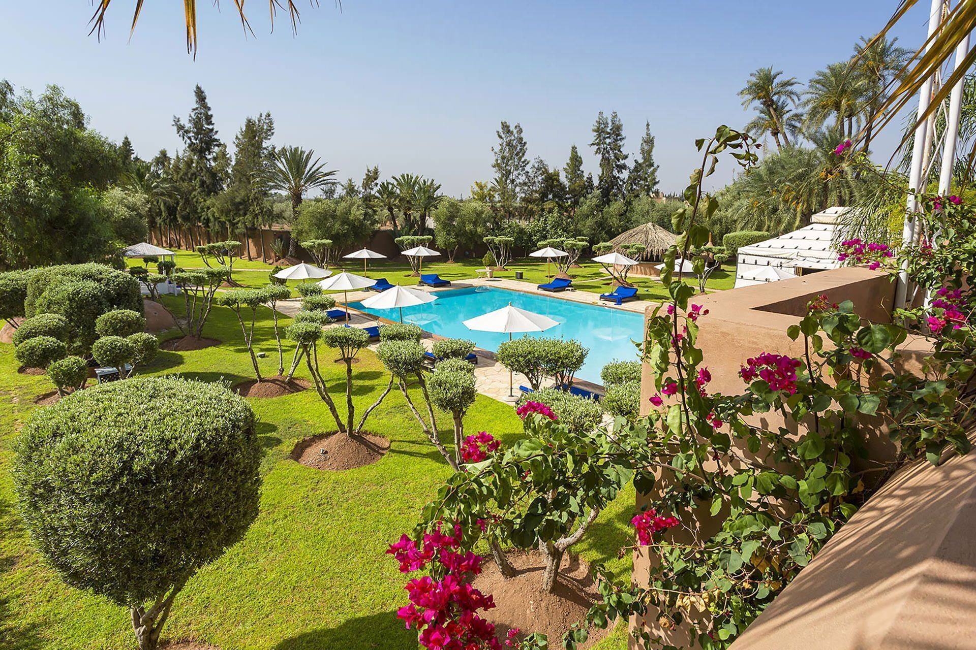 Lämmitetty uima-allas