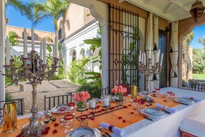 Outdoor dining