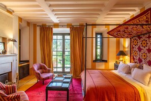 11 bedrooms, iron/ironing board, free WiFi