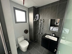Economy Double Room, 1 Double Bed | Bathroom - Dalat Central Stay  (Da Lat)
