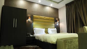 Comfort Room, Balcony, City View
