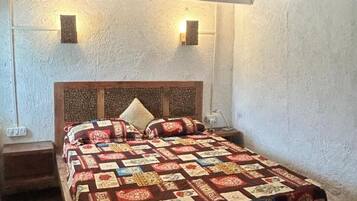 Room, 2 Bedrooms, Smoking, Balcony | 2 bedrooms