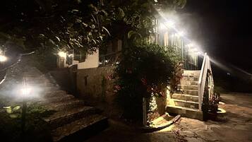 Room, 2 Bedrooms, Smoking, Balcony | Property grounds