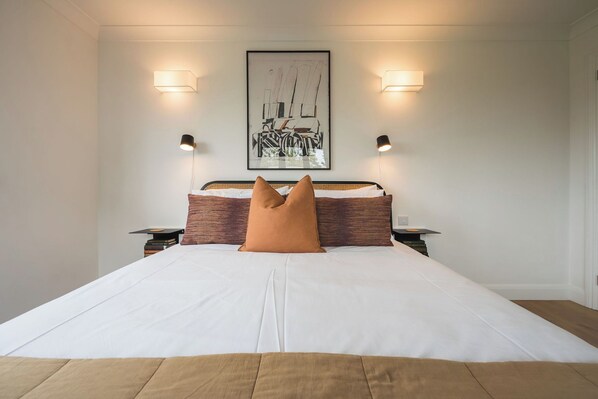 6 bedrooms, iron/ironing board, travel cot, free WiFi
