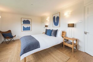 6 chambres, fer et planche à repasser, lit parapluie, Wi-Fi gratuit