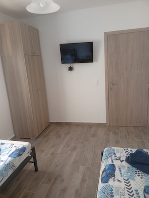 Iron/ironing board, free WiFi - Nea Vrasna Sun House (Volvi)