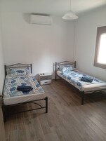 Deluxe Villa, Balcony, Courtyard View | Iron/ironing board, free WiFi