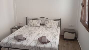 Deluxe Villa, Balcony, Courtyard View | Iron/ironing board, free WiFi