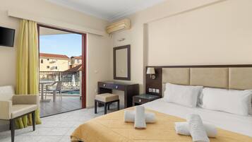 Apartment, Pool View | Free WiFi