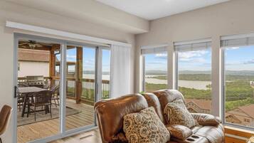 电视、壁炉、电子游戏、书