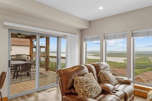 TV, fireplace, video games, books - Sunset Rock! Lake View! (Branson)