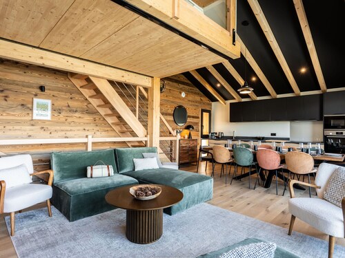 New chalet in La Plagne, direct ski access, sauna, parking, 5 bedrooms