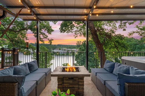 Private Dock! Across from Branson Landing!