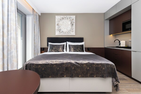 Classic Double Room, 1 Bedroom, Courtyard View | Laptop workspace, blackout drapes, free WiFi