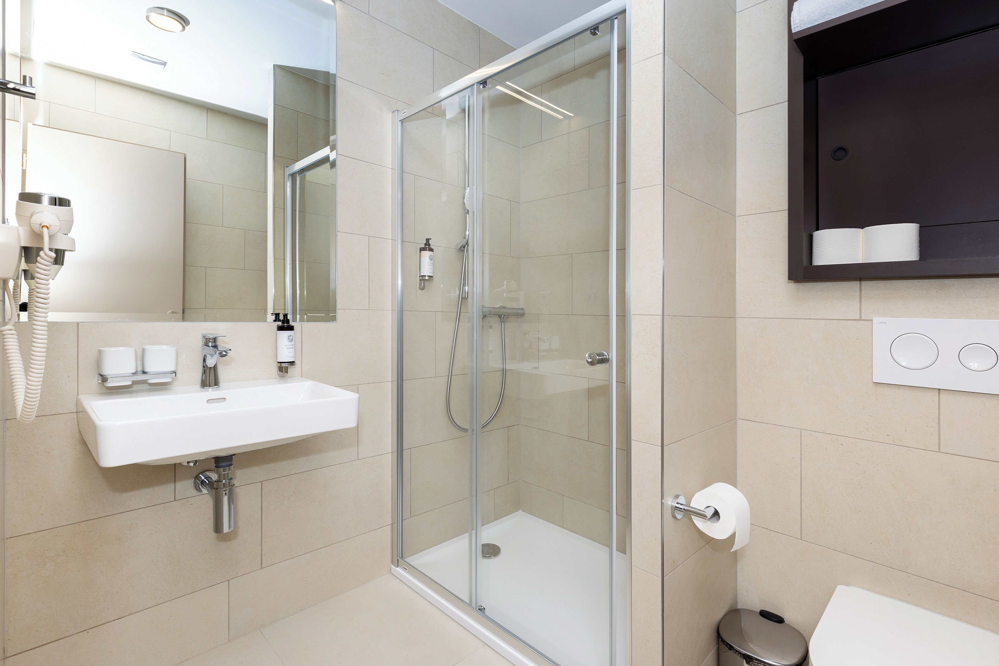 Hårtørrer, håndklæder, Sæbe, Shampoo