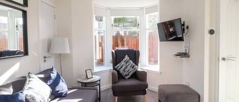 Cottage | Living area