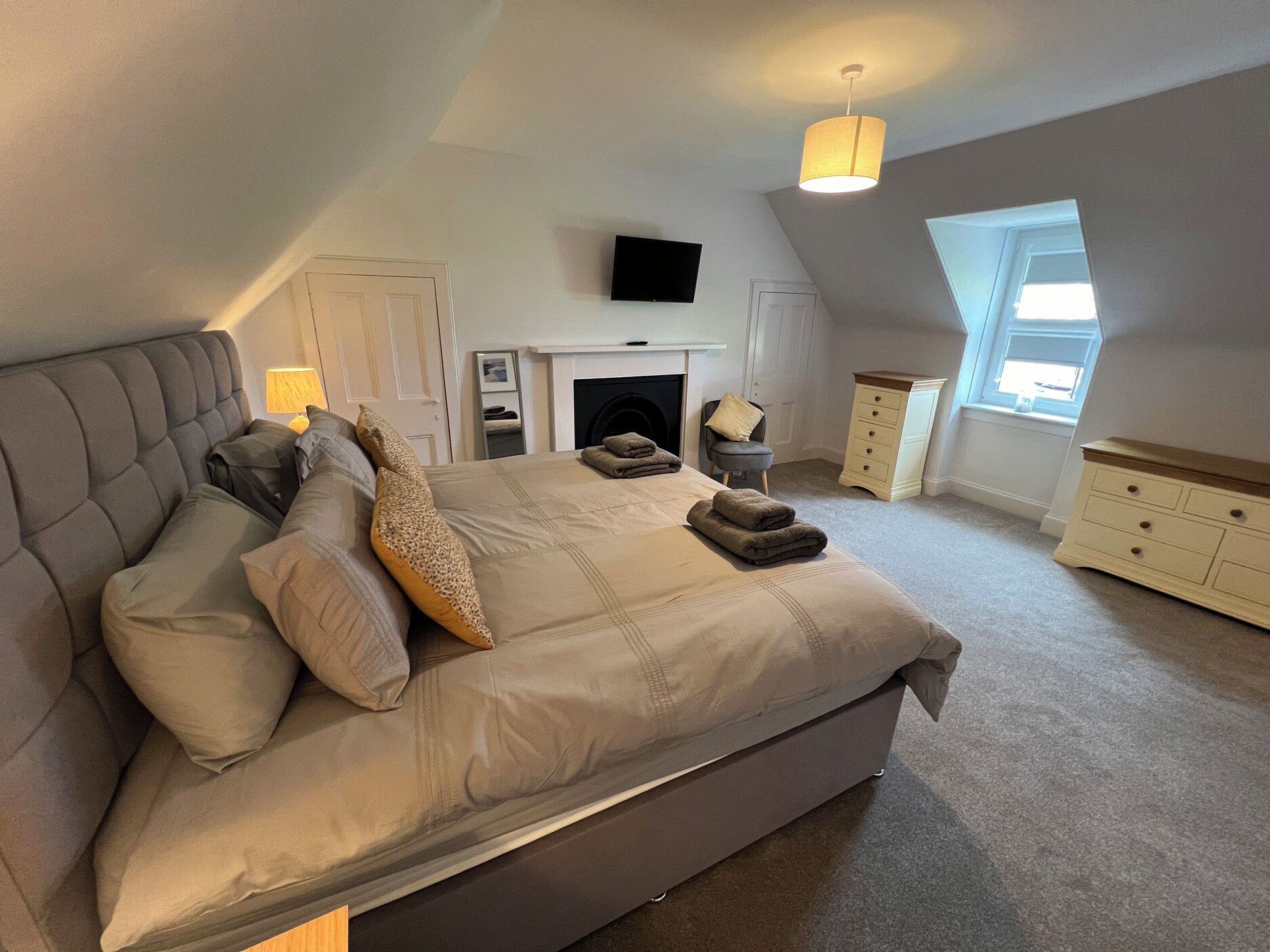 4 bedrooms, individually decorated, individually furnished