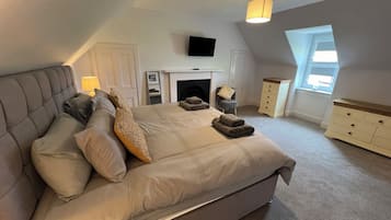 4 phòng ngủ, trang trí khác biệt