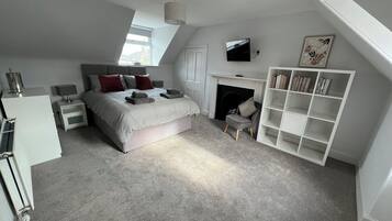 4 bedrooms, individually decorated, individually furnished