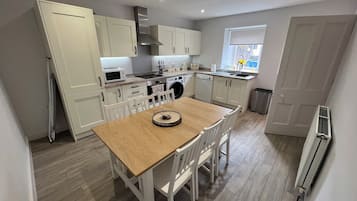 Máy rửa bát, dụng cụ nấu nướng/bát dĩa/dao nĩa