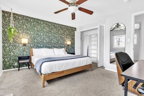5 bedrooms, desk, iron/ironing board, travel cot