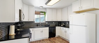 Hot Tub | Pickleball | Arcade | Sleeps 15| By BYU