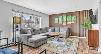 Hot Tub & Pickleball | Packed with Entertainment