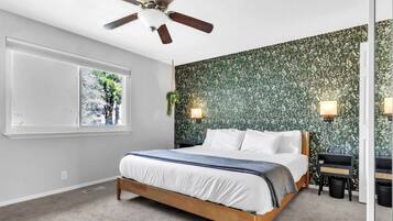 5 bedrooms, desk, iron/ironing board, travel cot