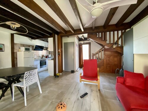 Terraced house near center, 3 rooms, 4 sleeps, parking, Wi-Fi