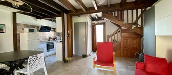Reihenhaus nahe Zentrum, 3 Zimmer, 4 Schlafplätze, Parkplatz, Wi-Fi