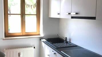 Herdplatte, Kochgeschirr/Geschirr/Besteck