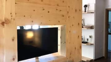 1 slaapkamer, een strijkplank/strijkijzer, wifi