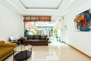 บริเวณนั่งเล่น