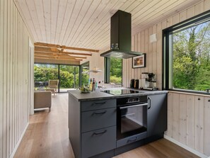 Fridge, dishwasher, cookware/dishes/utensils